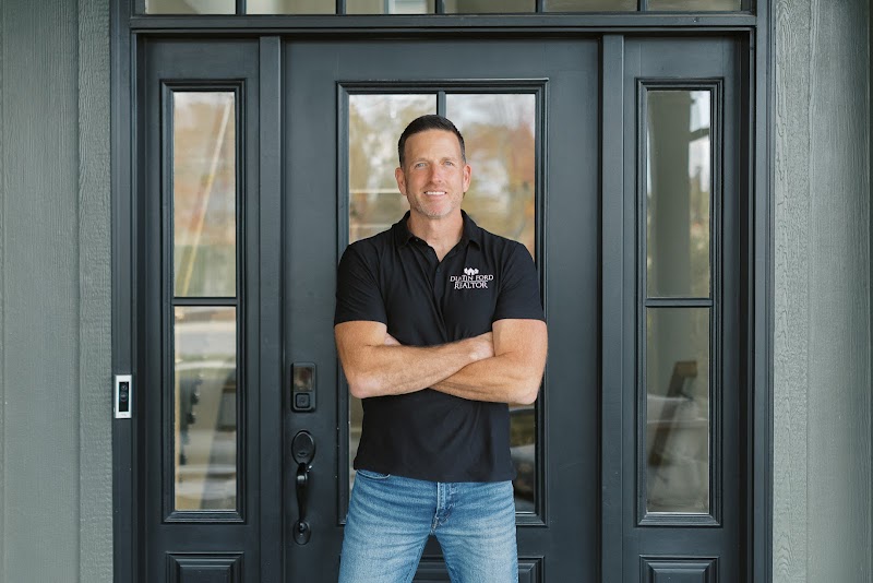 Dustin Ford Realtor / RE/MAX Real Estate Groups